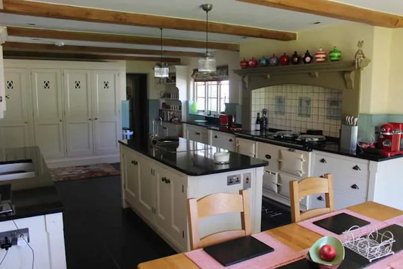 Kitchen at Film location L687 in Wales (photo 33)