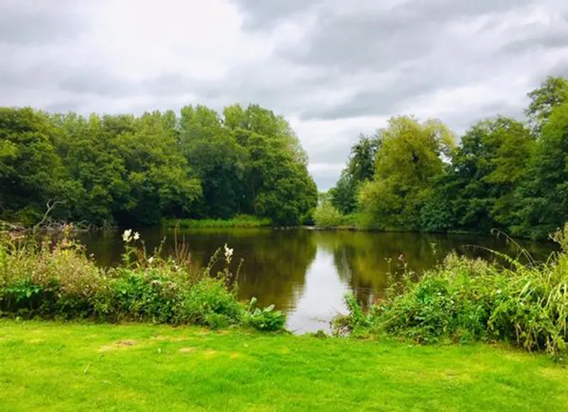 Lake at Reigate Farm Estate , L702 (photo 27)