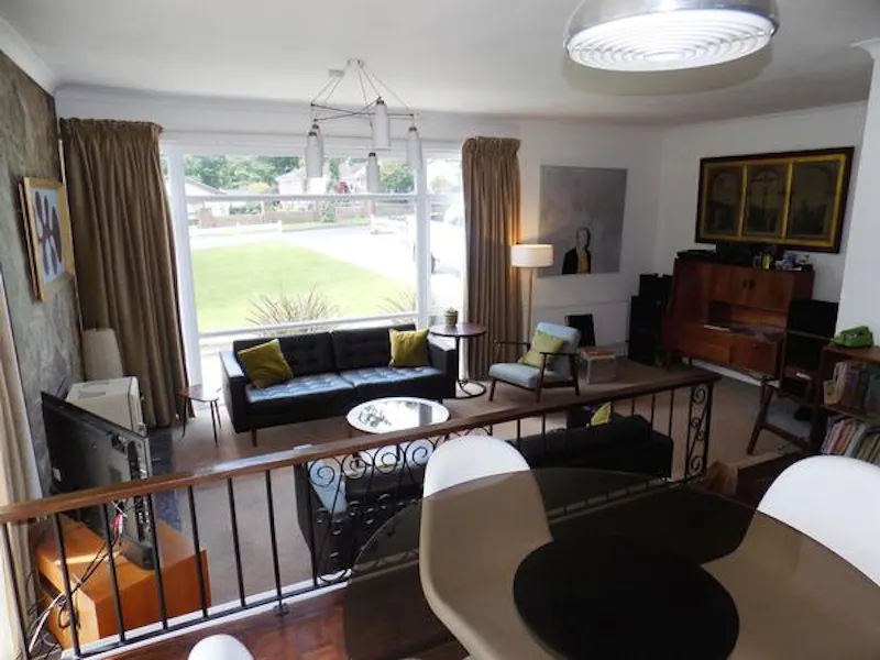 Living Room at American suburbia in Wales, D2415 (photo 4)