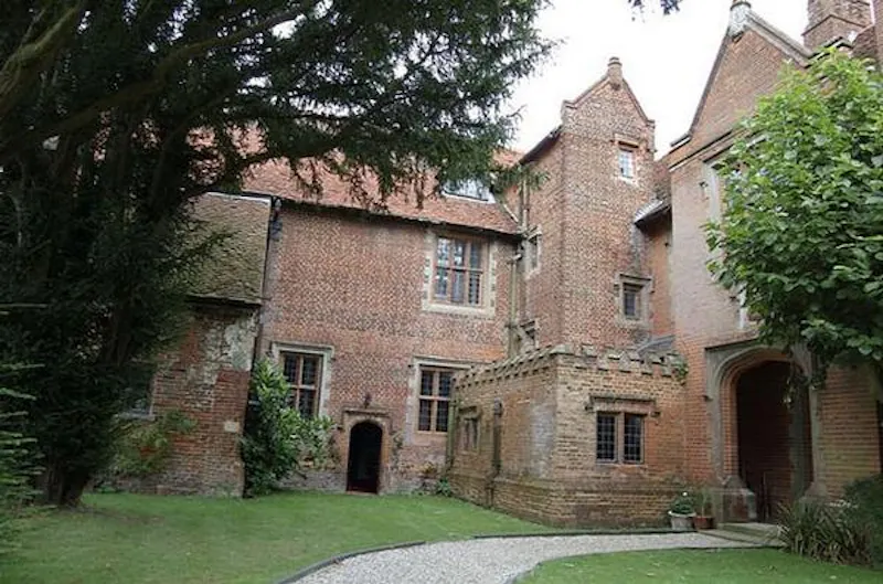 Burnham Tudor manor , M334 (photo 5)