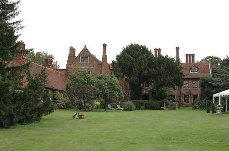 Burnham Tudor manor , M334 (photo 9)