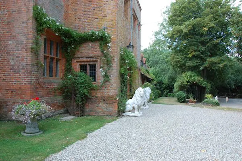 Burnham Tudor manor , M334 (photo 11)