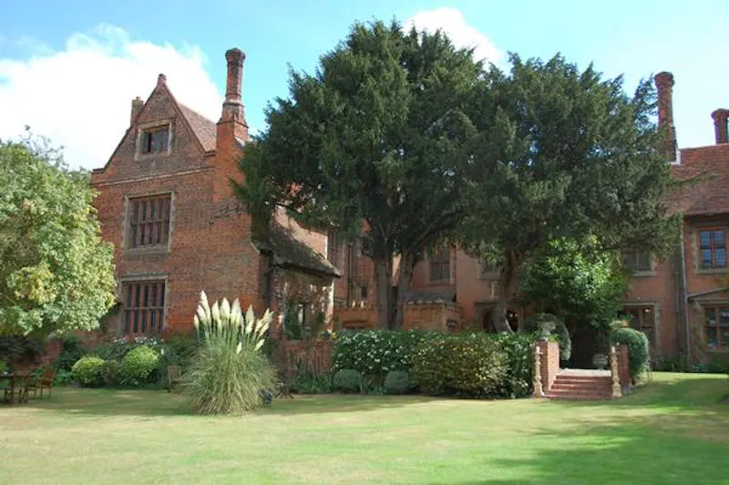 Burnham Tudor manor , M334 (photo 12)