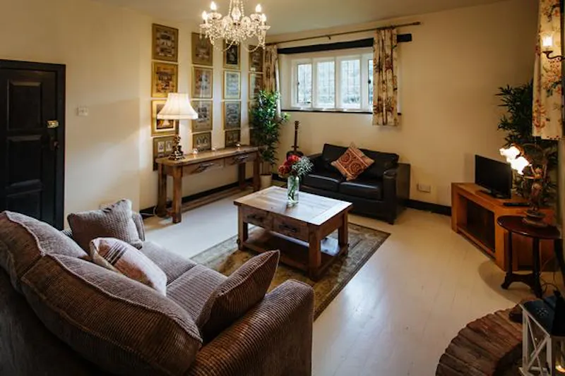 Burnham Tudor manor , M334 (photo 21)