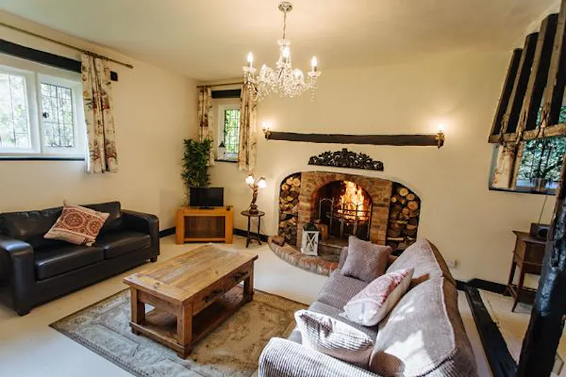 Burnham Tudor manor , M334 (photo 25)