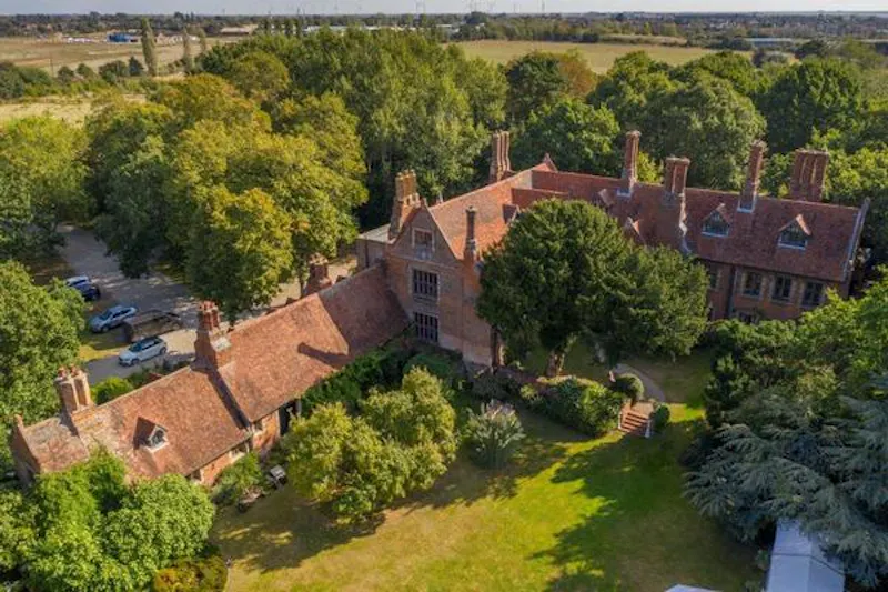Burnham Tudor manor , M334 (photo 36)