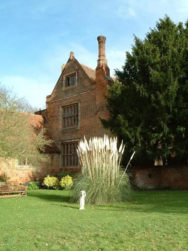Burnham Tudor manor , M334 (photo 52)