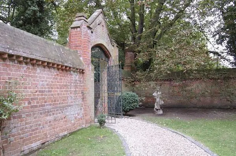 Burnham Tudor manor , M334 (photo 63)