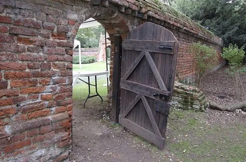 Burnham Tudor manor , M334 (photo 64)