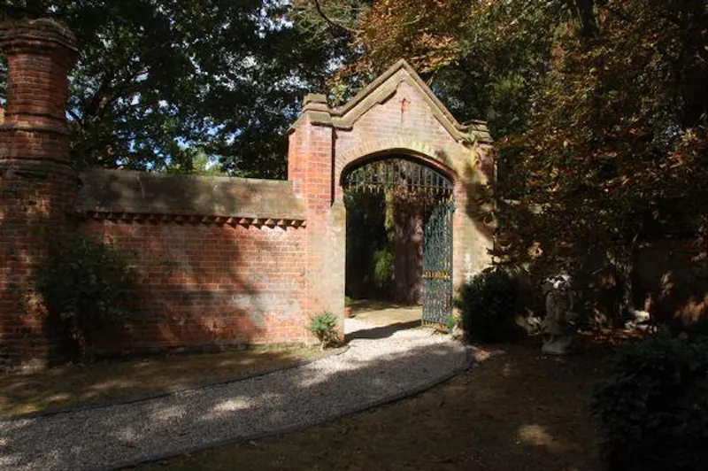 Burnham Tudor manor , M334 (photo 81)