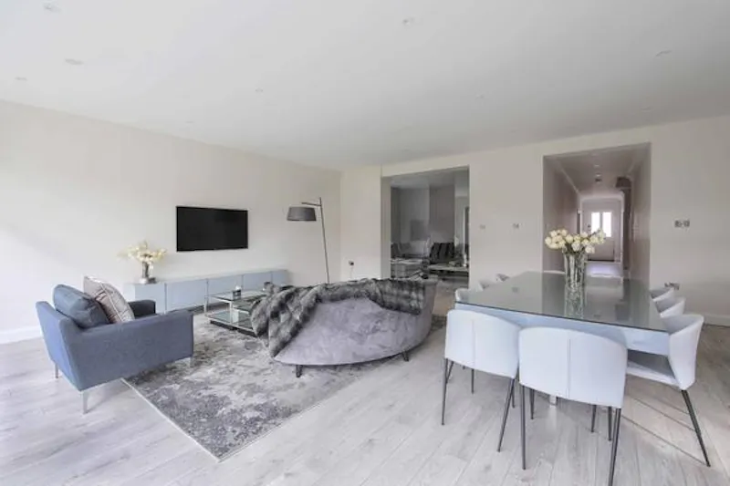 Modern house in Raynes Park, D2451 (photo 10)