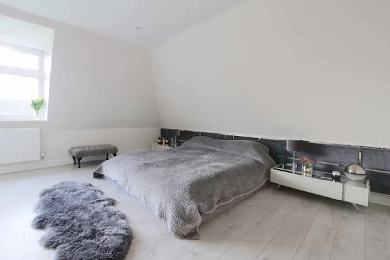 Bedroom at Modern house in Raynes Park, D2451 (photo 38)