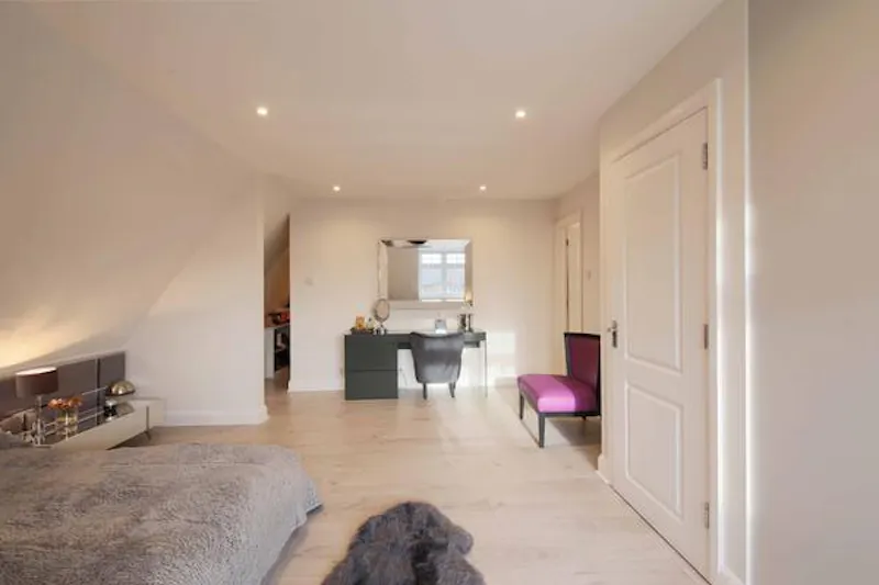 Modern house in Raynes Park, D2451 (photo 41)
