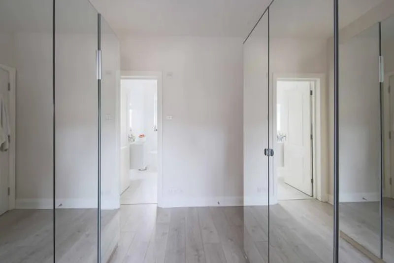 Modern house in Raynes Park, D2451 (photo 36)