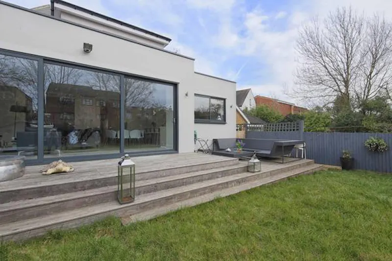 Terrace/Patio at Modern house in Raynes Park, D2451 (photo 46)