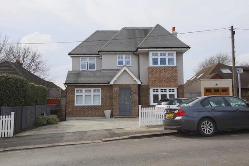 Modern house in Raynes Park, D2451 (photo 51)