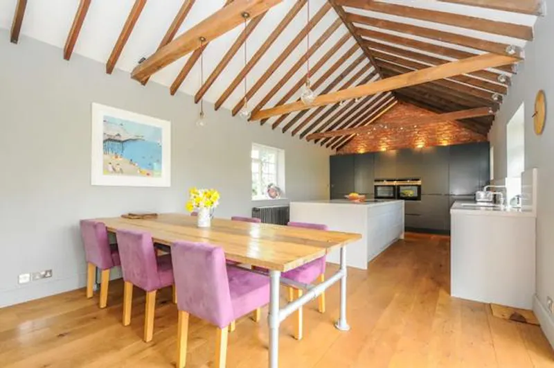 Beams at Film location L709 in West Sussex (photo 3)