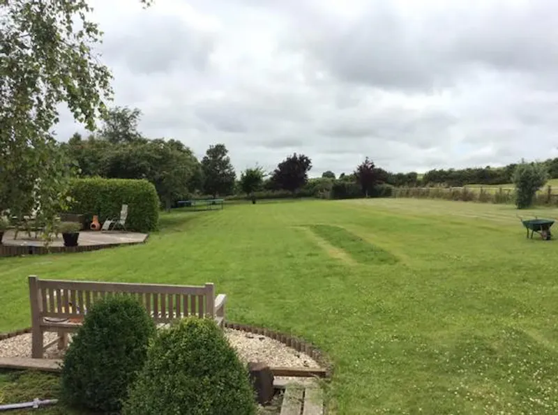 Garden at Film location L709 in West Sussex (photo 11)