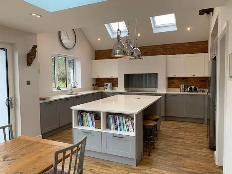 Kitchen at Film location D2453 in Surrey (photo 25)