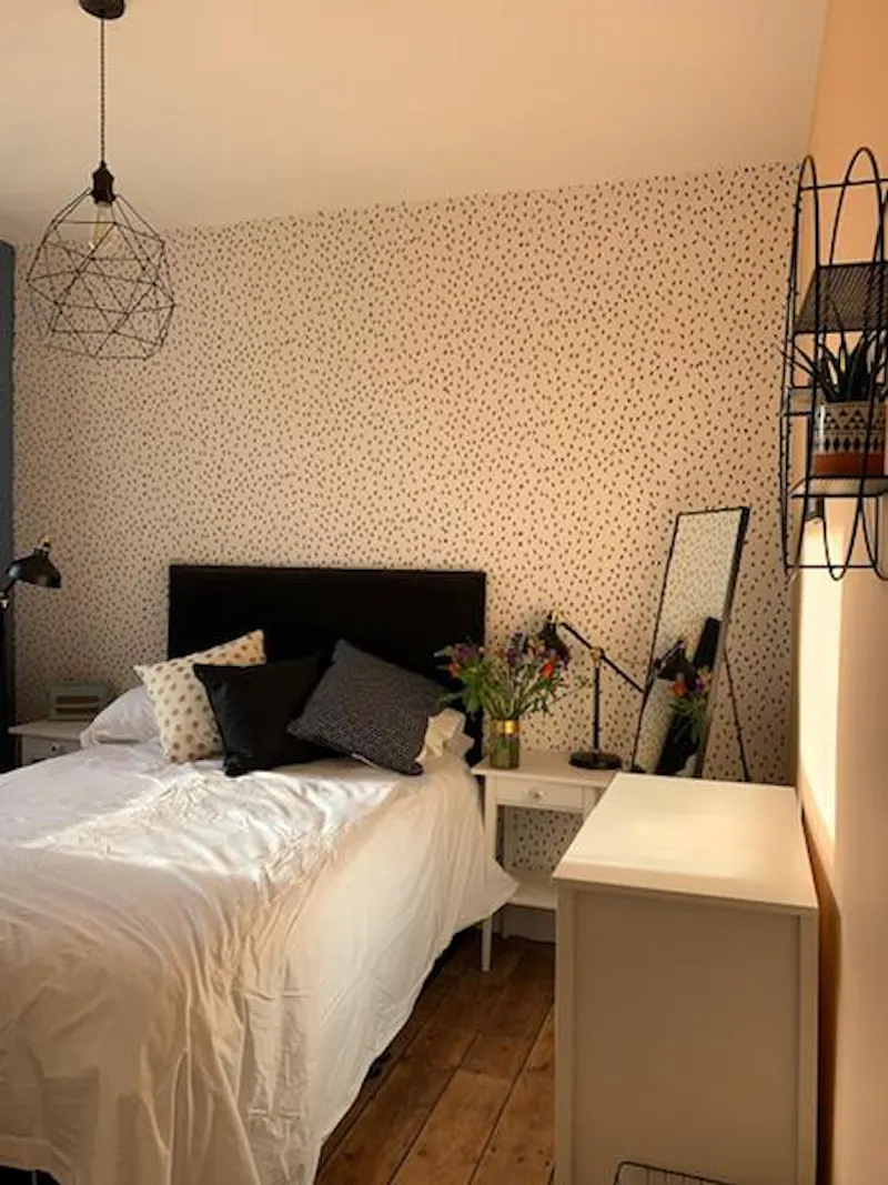 Bedroom at Film location B1883 in London (photo 7)