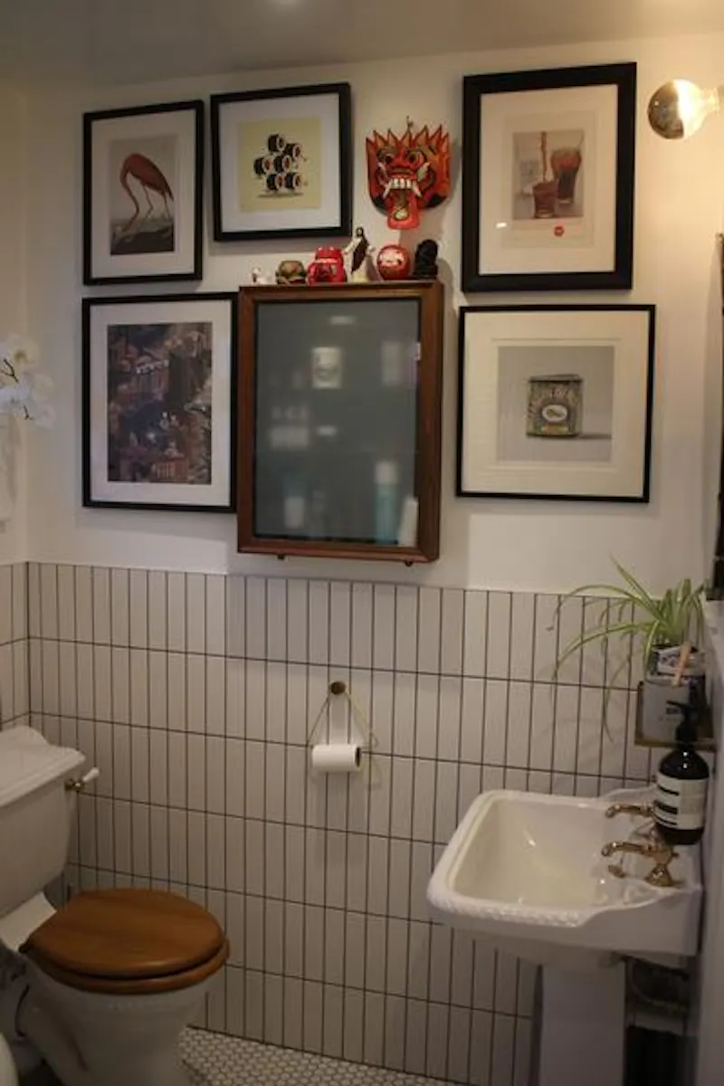 Bathroom at Milton Keynes modern bungalow, D2454 (photo 19)