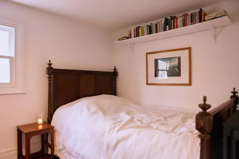 Bedroom at Hackney Victorian flat, F1195 (photo 21)