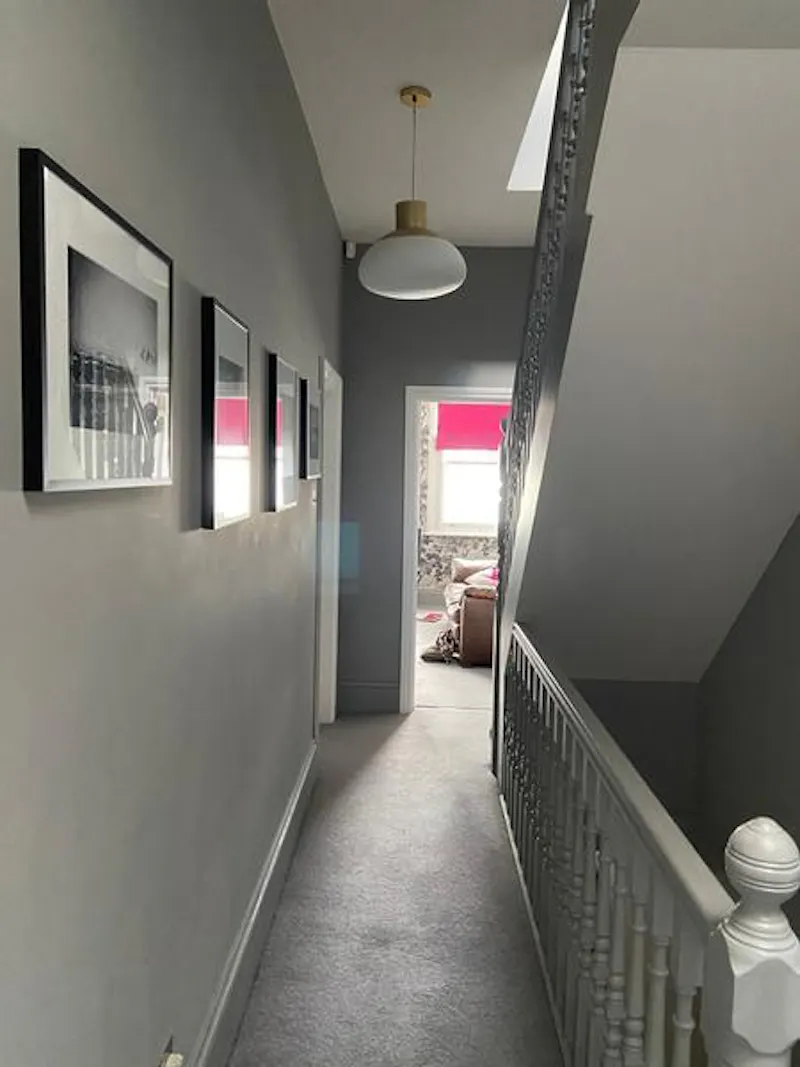 Corridor at Film location B1884 in London (photo 11)
