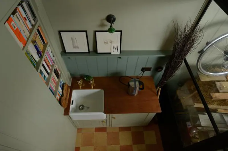 Kitchen at Film location B1885 in London (photo 7)