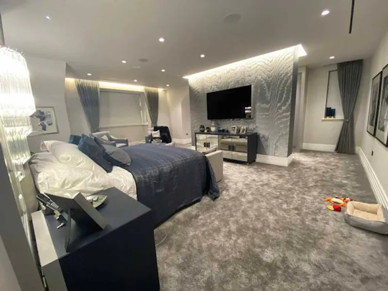Plush Radlett family house, D2456 (photo 11)