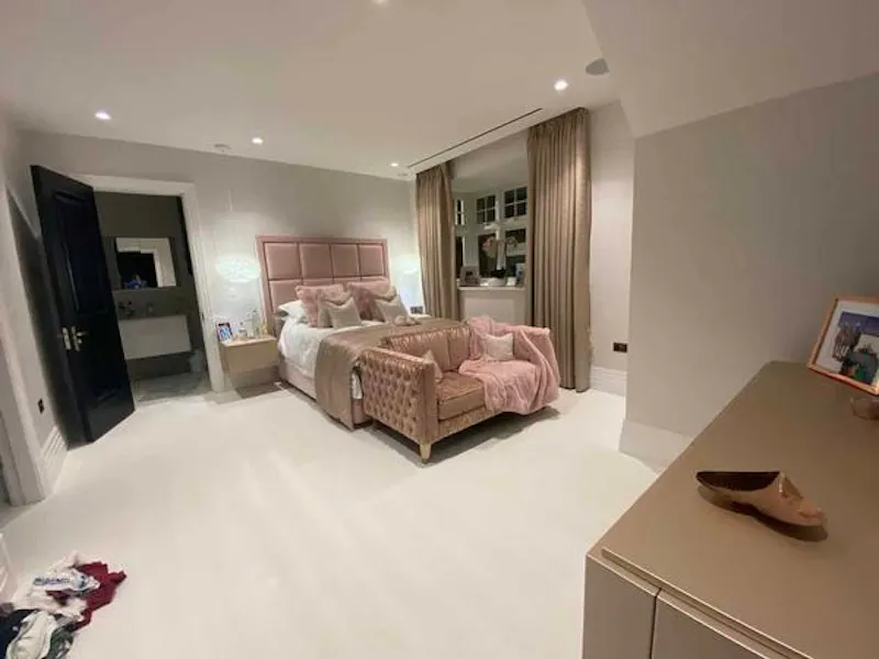 Plush Radlett family house, D2456 (photo 15)