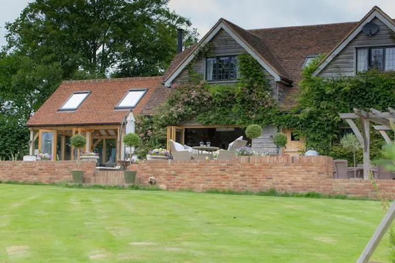 Garden at Film location D2459 in Kent (photo 21)