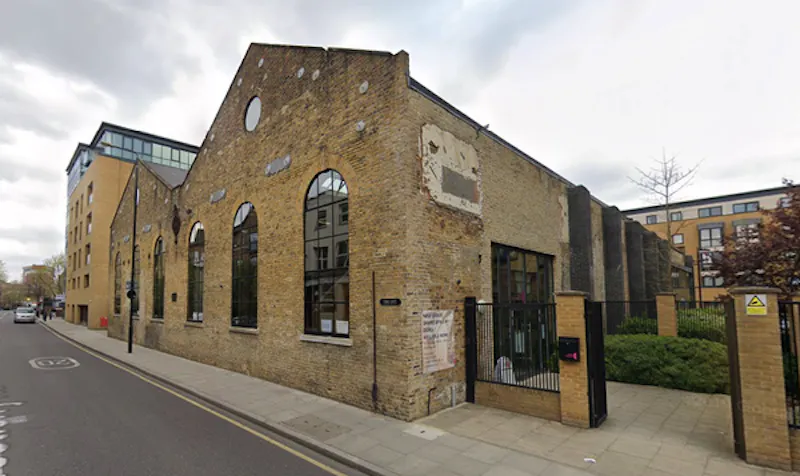 Isle of Dogs gallery , N477 (photo 1)