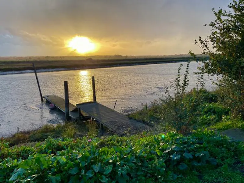 Faversham creek-side cottage, C920 (photo 13)
