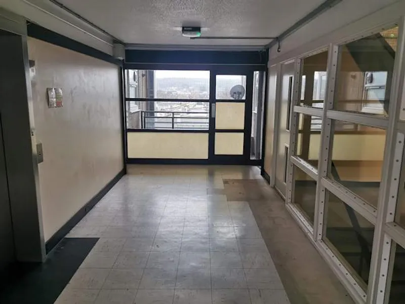 Abbey Wood tower block flat, F1196 (photo 2)