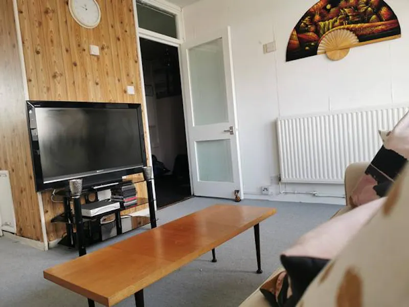 Abbey Wood tower block flat, F1196 (photo 5)