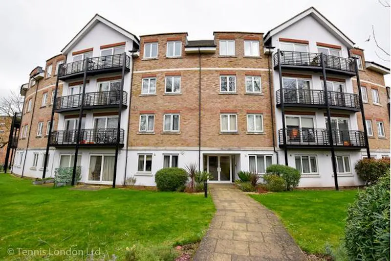 Balcony at Southfields apartment, F1197 (photo 1)