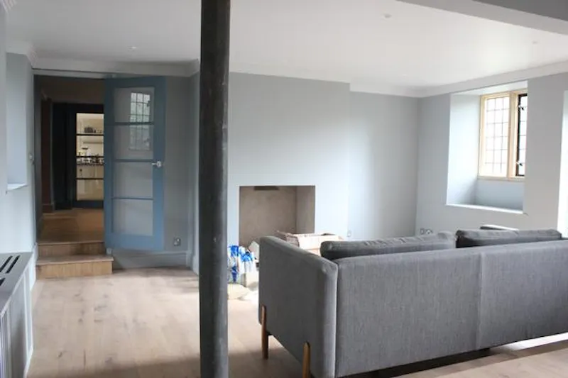 Living Room at Film location A1525 in Wiltshire (photo 29)