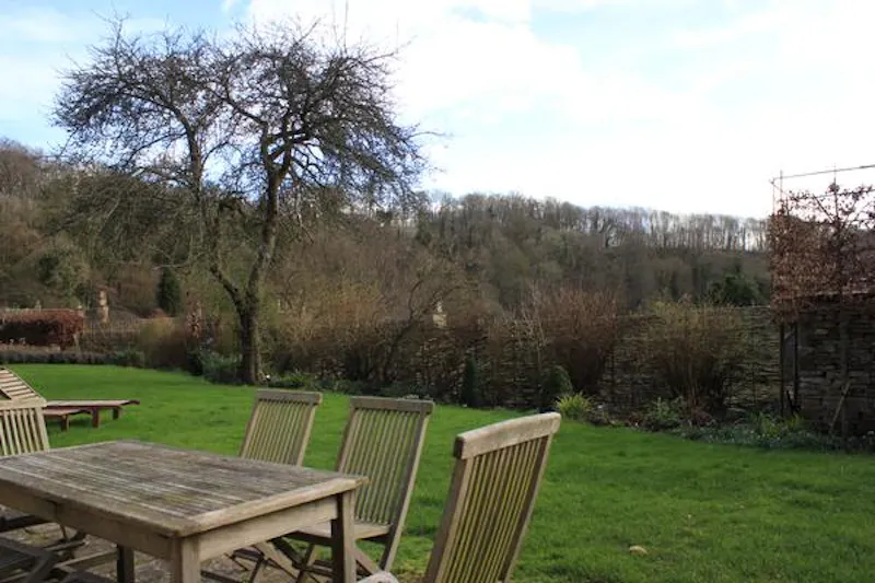 Garden at Film location A1525 in Wiltshire (photo 75)