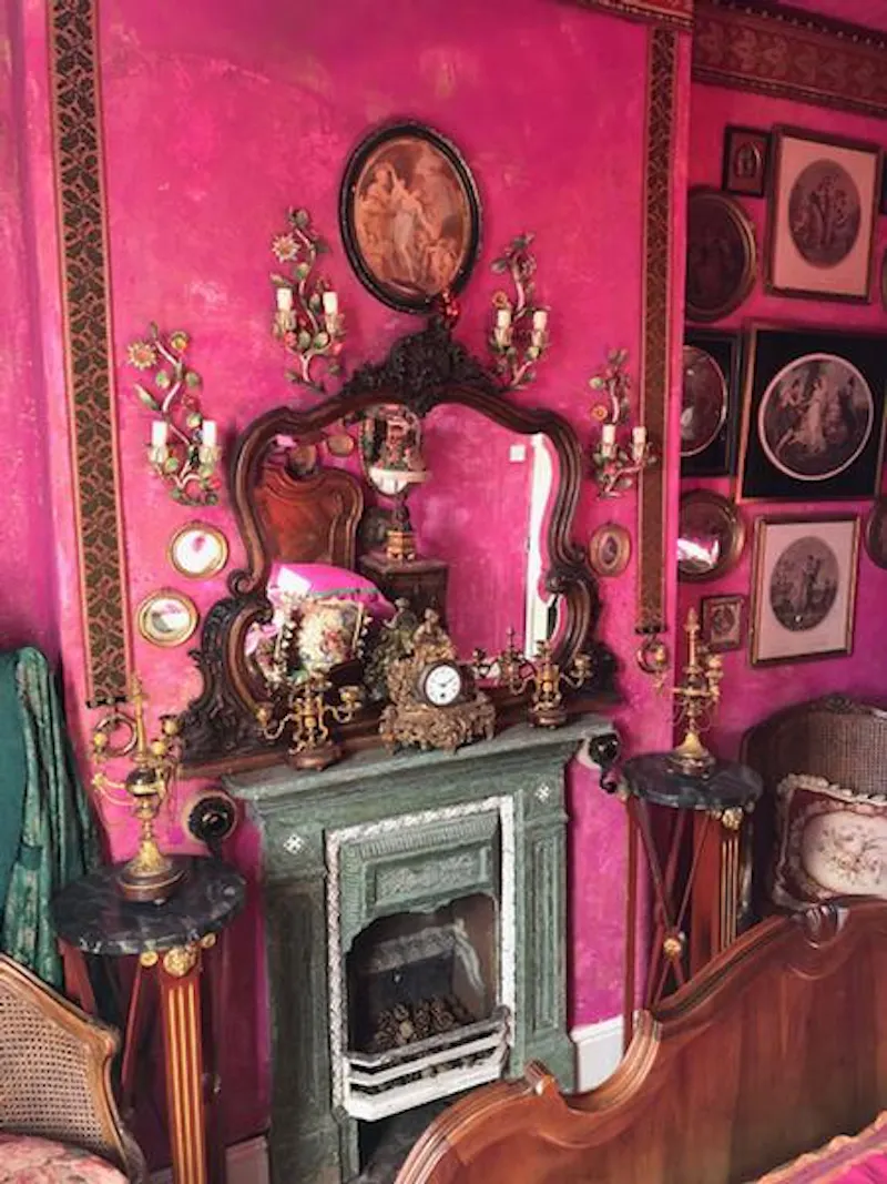 Fireplace at Film location E475 in Wales (photo 15)