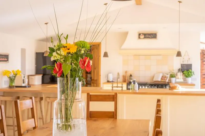 Kitchen at Brinkworth stable conversion, L710 (photo 5)