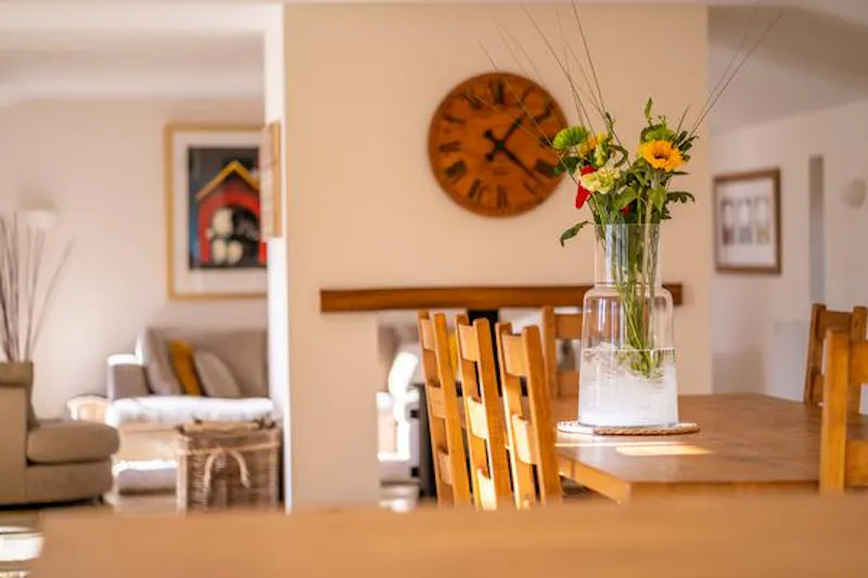Open plan at Brinkworth stable conversion, L710 (photo 7)