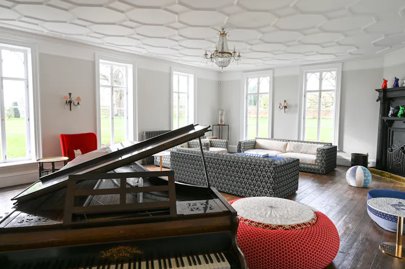 Living Room at Opulent Seend Georgian house, A1523 (photo 8)