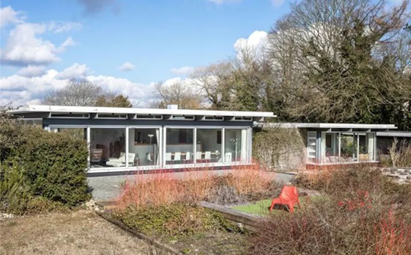 Medstead modernist-style house, D1724 (photo 13)