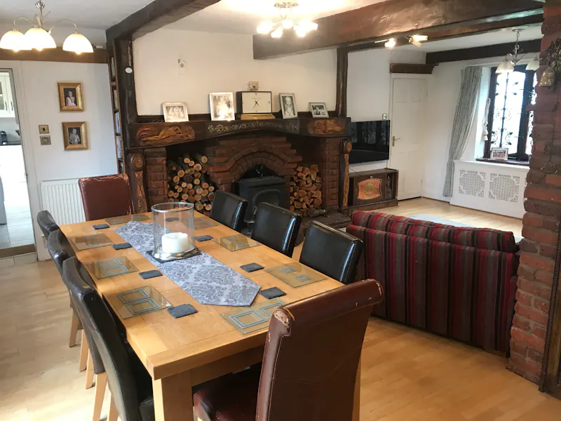 Dining room at Essendon Edwardian cottage, E477 (photo 14)