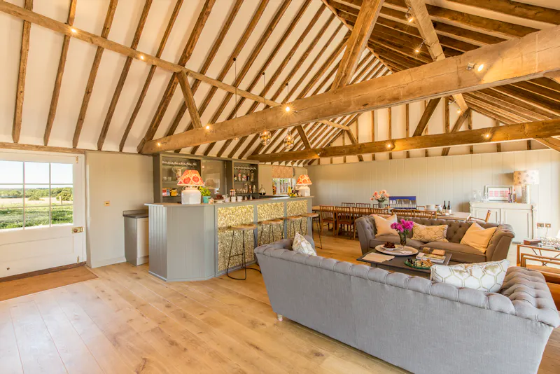 Bar at Choosey Farm, North Warnborough, L714 (photo 1)