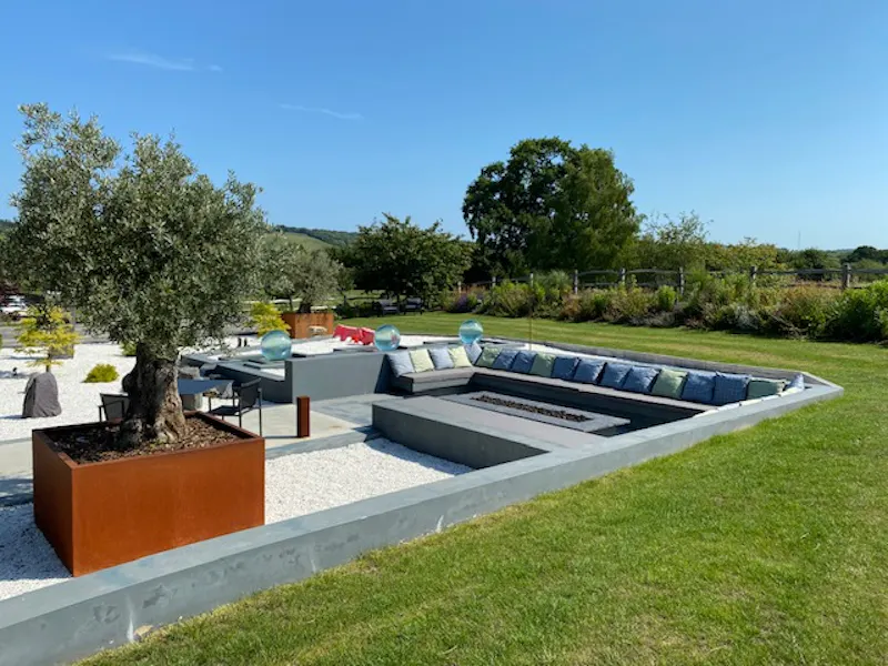 Garden at Striking modern Sevenoaks barn, K452 (photo 26)