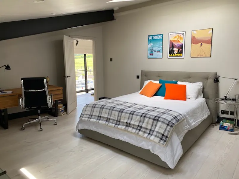 Bedroom at Striking modern Sevenoaks barn, K452 (photo 19)