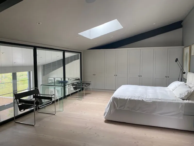 Bedroom at Striking modern Sevenoaks barn, K452 (photo 14)