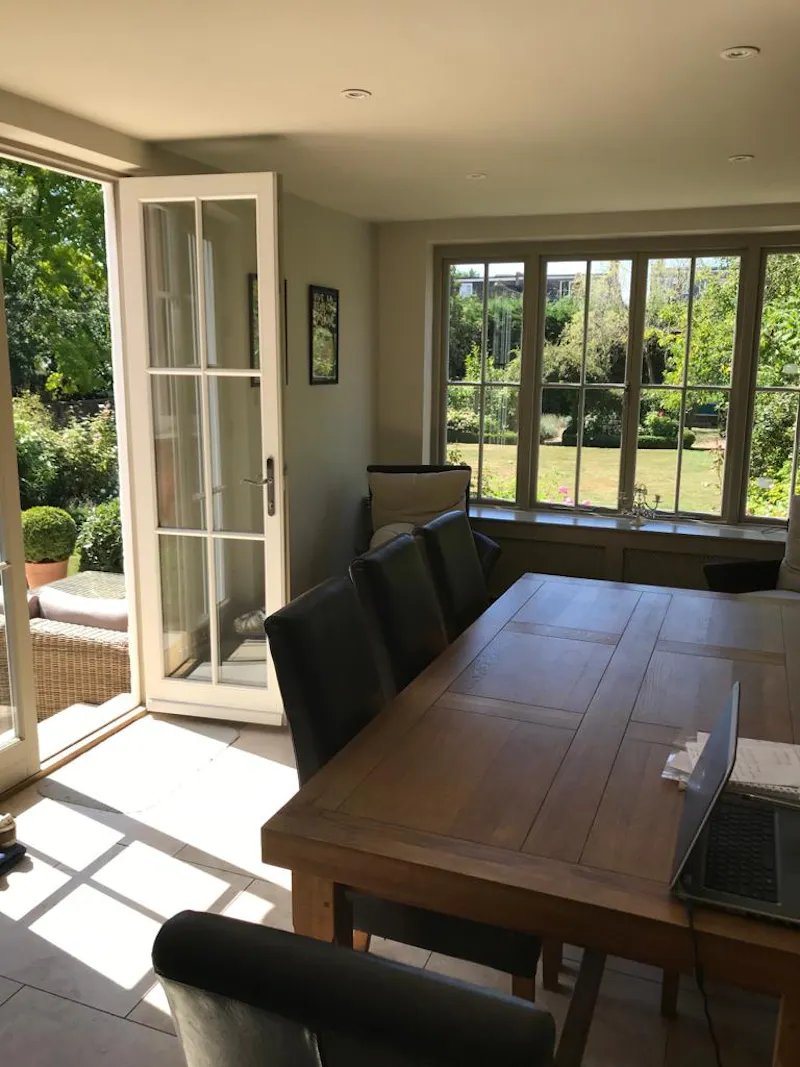 Large detached home in  Ealing, B1046 (photo 7)