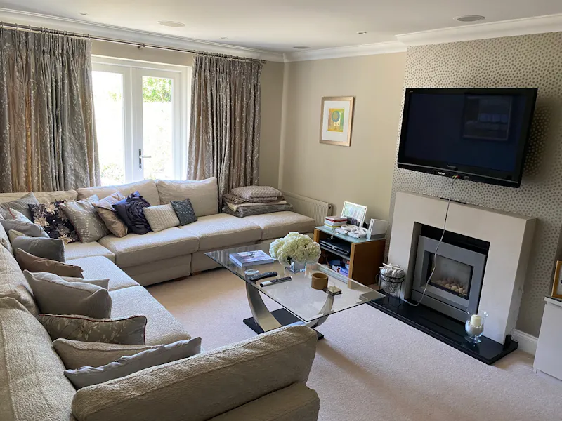 Living Room at Detached Cobham family house, D2017 (photo 3)